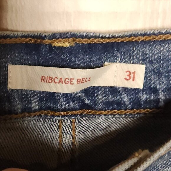 Levi's New Womens Ribcage Bell Distressed Light Wash Denim Jeans 31x32 - Picture 6 of 10